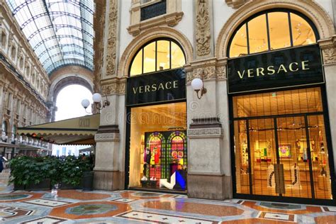 quanti negozi di versace ci sono in tutta italia|versace collection online.